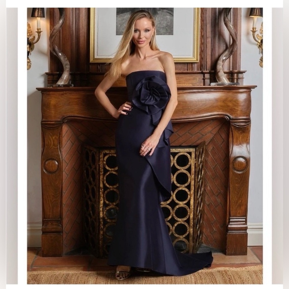 Marchesa gown - Picture 3 of 8